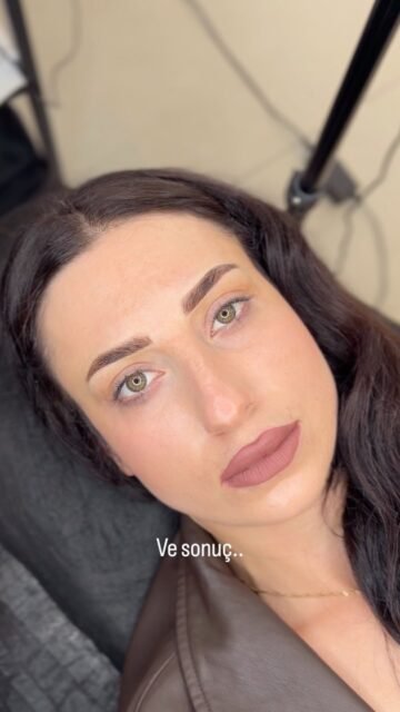 Tozlama Tekniği Kaş işlemi öncesi ve sonrası tüm süreçleri sizlerle değerlendiriyor ve uygulamaya geçiyoruz 🤩

#tozlamatekniği #izmirkalıcımakyaj #kaştasarımı #izmirmakyaj #ilknurmakeup